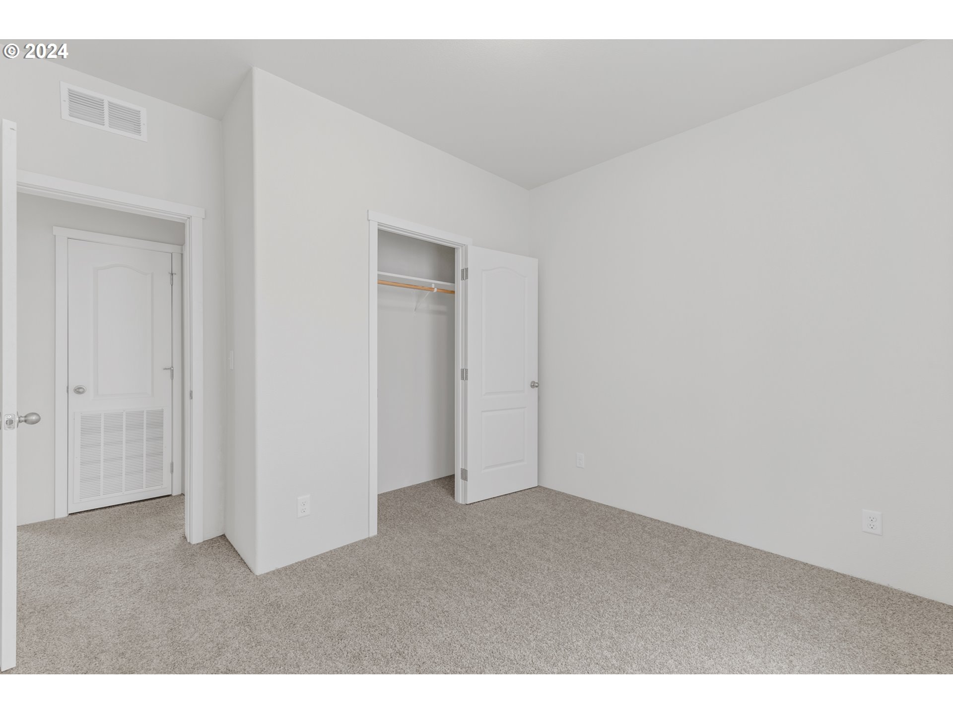 9700 Southwest Tualatin Road, Unit 22 Tualatin, OR 97062 - Photo 18 of 30 a view of an empty room