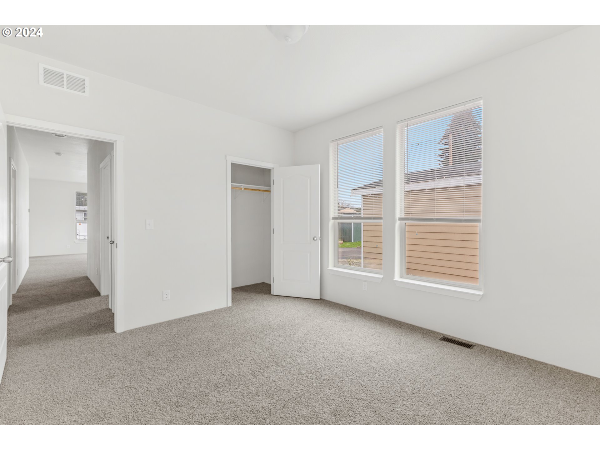 9700 Southwest Tualatin Road, Unit 22 Tualatin, OR 97062 - Photo 20 of 30 a view of an empty room with a window