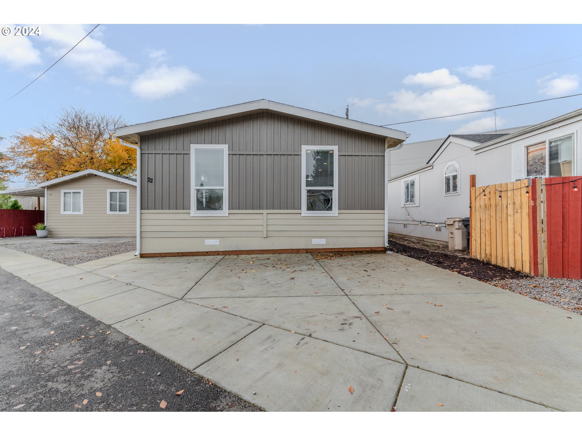 9700 Southwest Tualatin Road, Unit 22 Tualatin, OR 97062 - Photo 29 of 30 a view of backyard of house