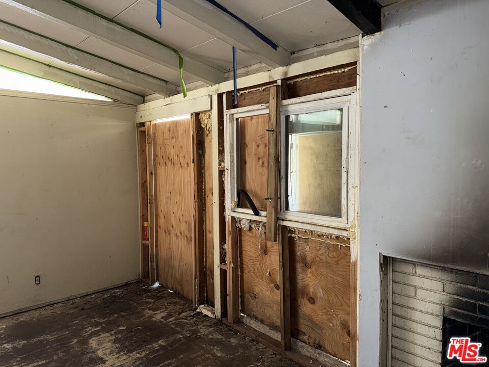 7716 Grove Street Tujunga, CA 91042 - Photo 11 of 17