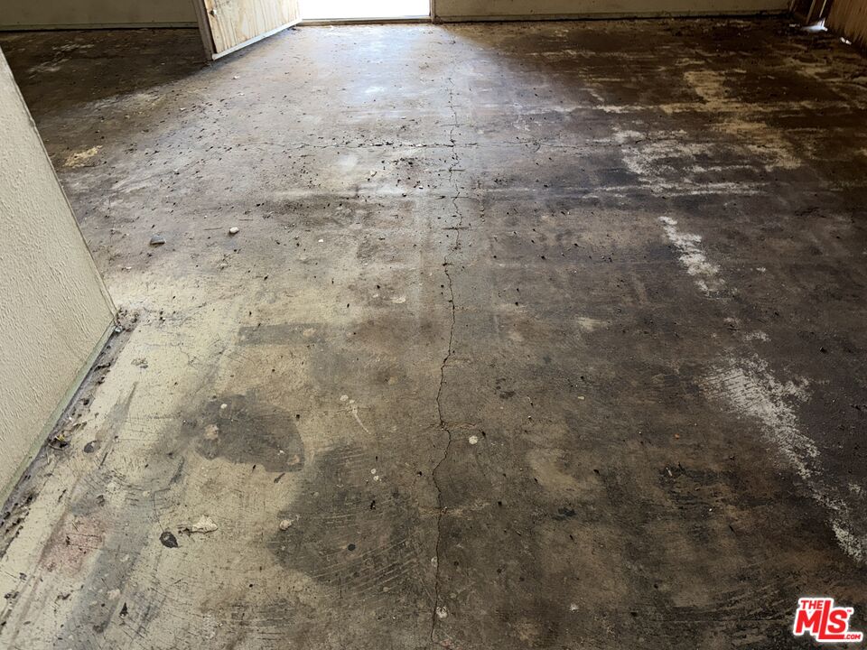 7716 Grove Street Tujunga, CA 91042 - Photo 9 of 17