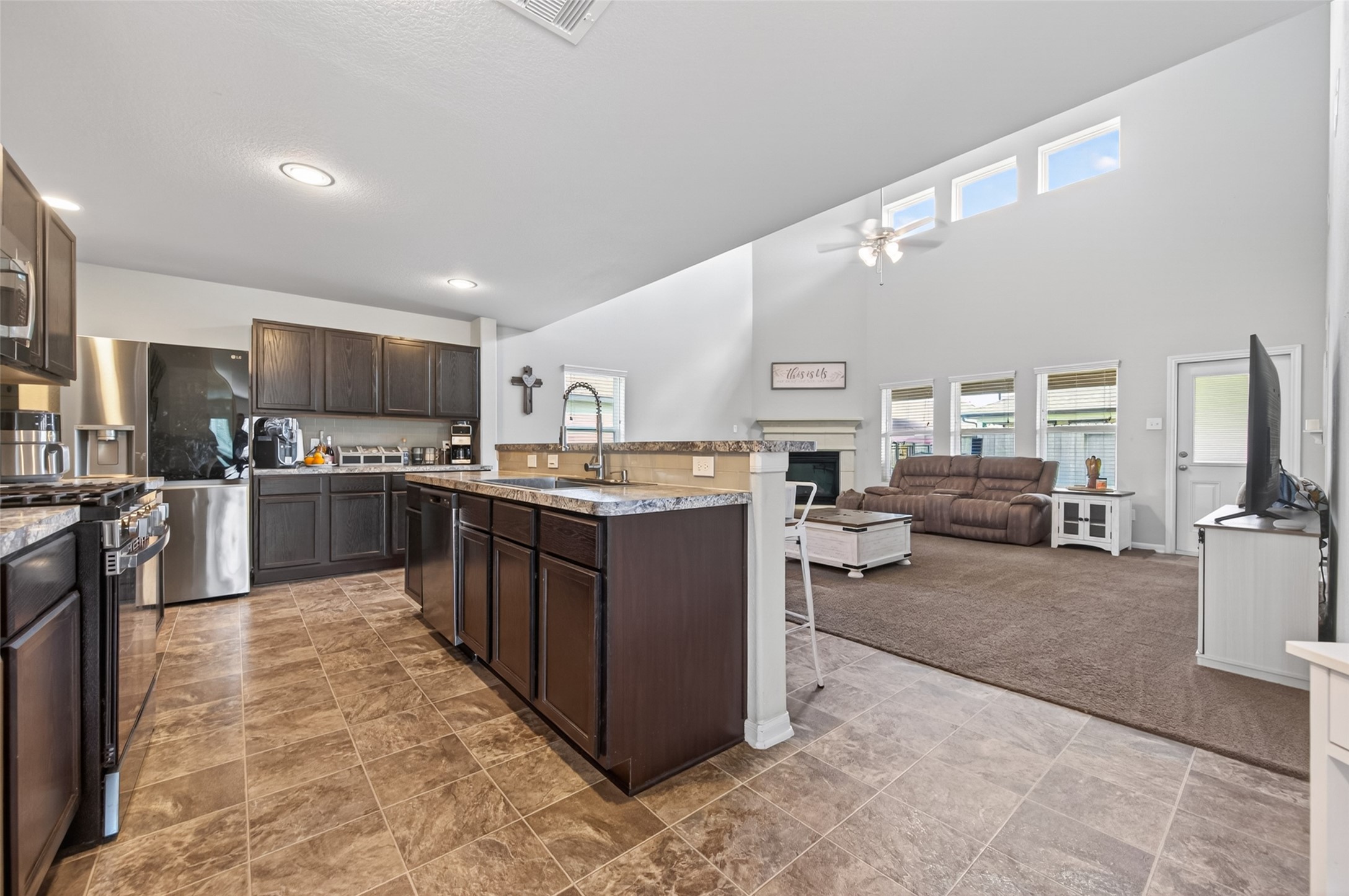 2902 Silverhorn Lane Rosenberg, TX 77471 - Photo 10 of 47