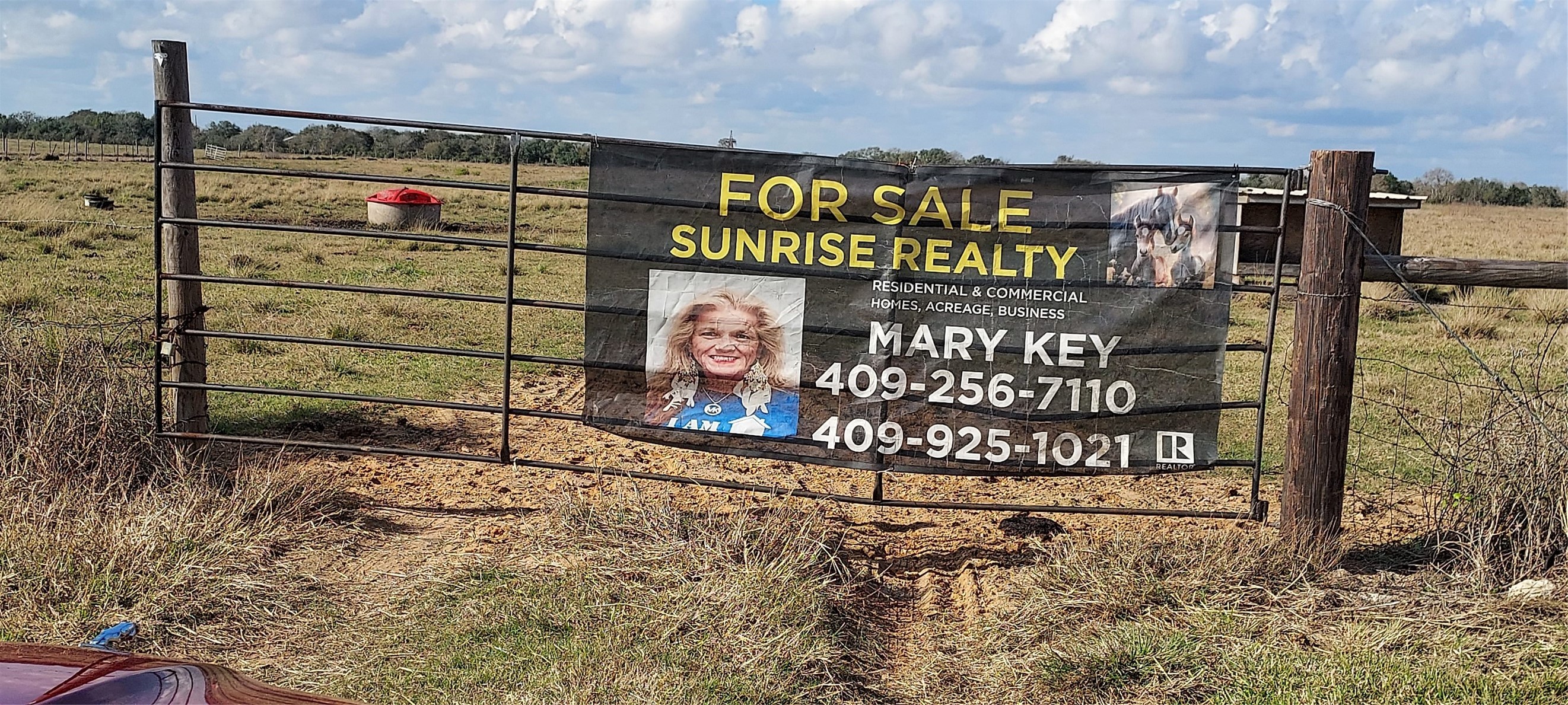 11700 Farm To Market 2004 Santa Fe, TX 77517 - Photo 8 of 11 a street sign that is on a brick wall