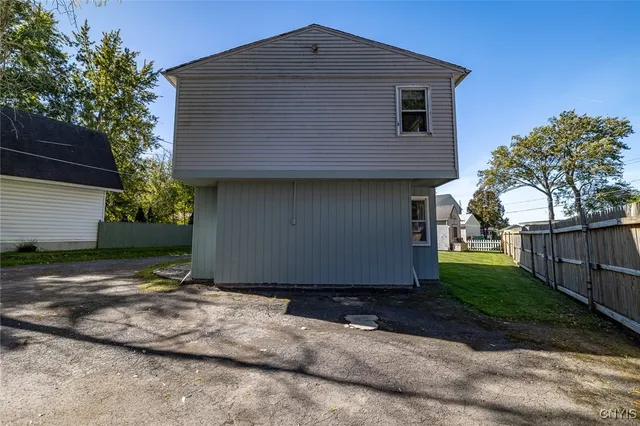 $175,000 | 7606 Cameron Drive, Cicero, NY 13030