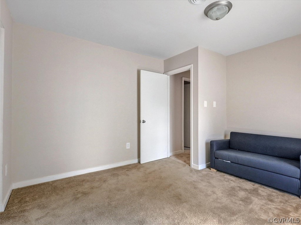8925 Hawkbill Road North Chesterfield, VA 23237 - Photo 16 of 21 3rd bedroom w/ step-in closet