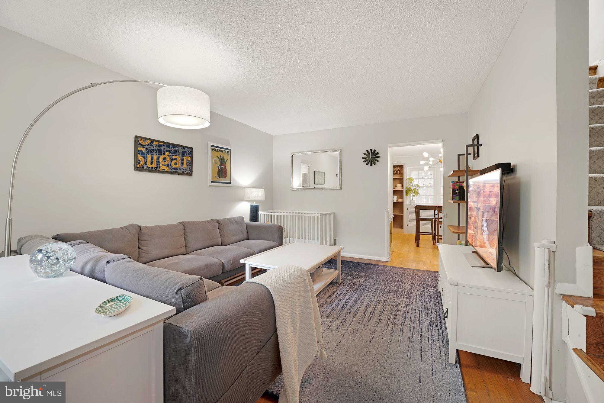 3528 Beech Avenue Baltimore, MD 21211 - Photo 2 of 31 Living Room