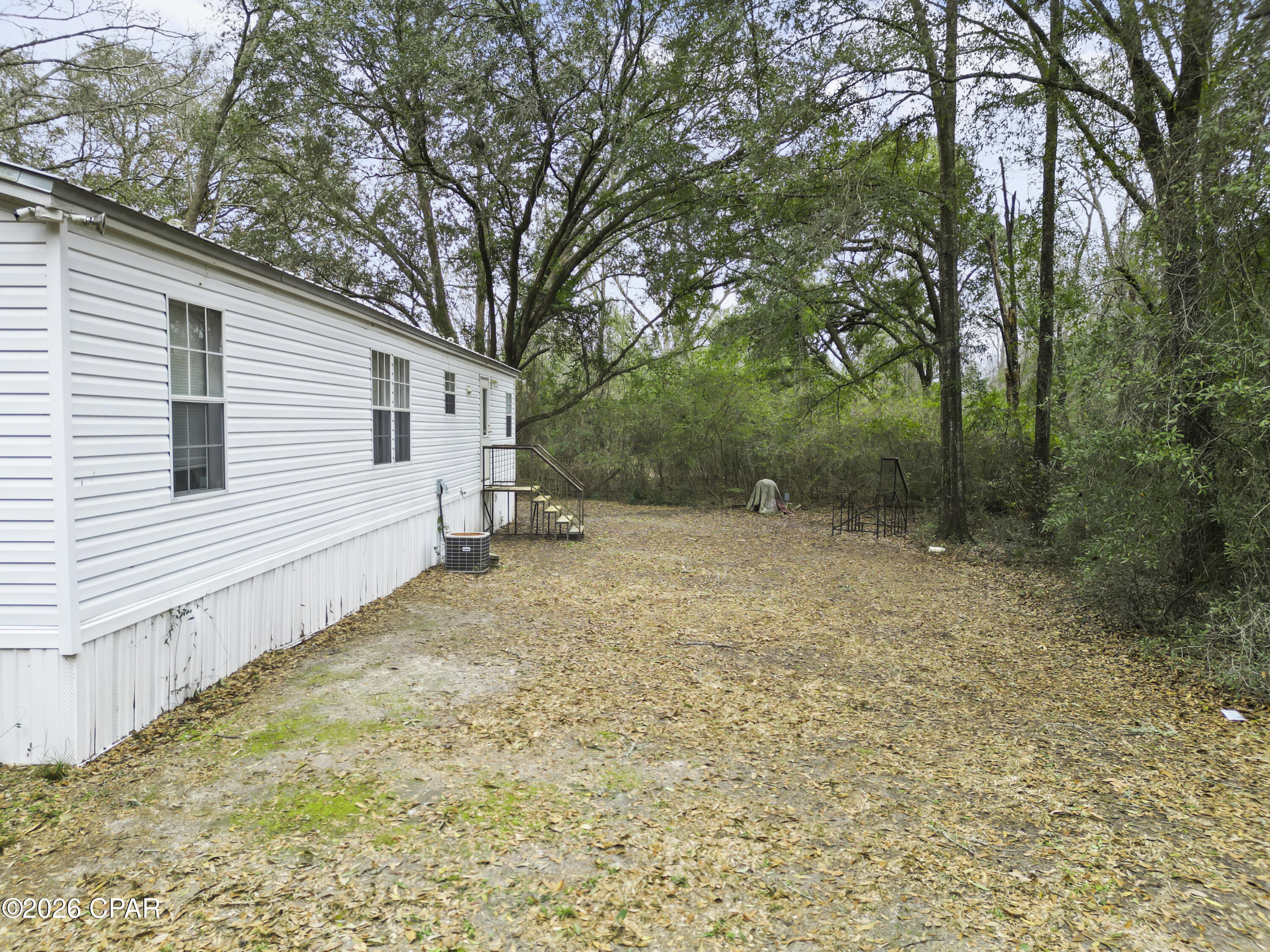 1413 Walker Road Graceville, FL 32440 - Photo 5 of 30