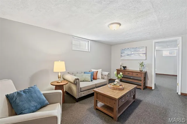 $184,900 | 10753 St Stephen Lane, St. Ann, MO 63074