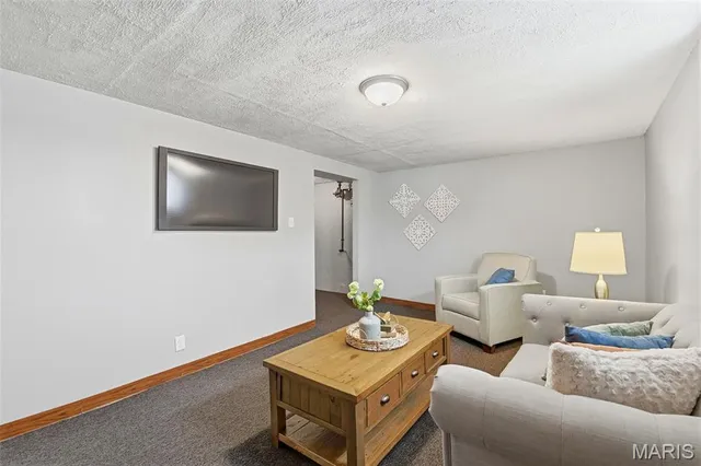 $184,900 | 10753 St Stephen Lane, St. Ann, MO 63074