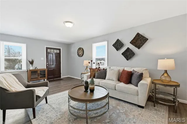 $184,900 | 10753 St Stephen Lane, St. Ann, MO 63074