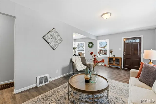 $184,900 | 10753 St Stephen Lane, St. Ann, MO 63074