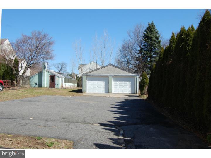 718 Brookhaven Road Wallingford, PA 19086 - Photo 21 of 25 Driveway