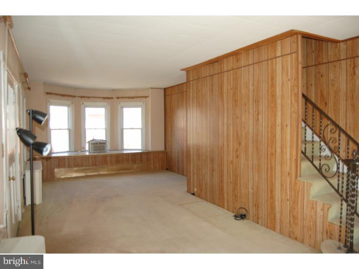 718 Brookhaven Road Wallingford, PA 19086 - Photo 5 of 25 Living Room