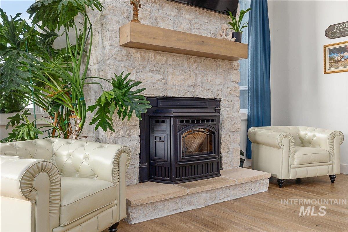 24301 Wanda Way Middleton, ID 83644 - Photo 12 of 50 Living area with wood finished floors