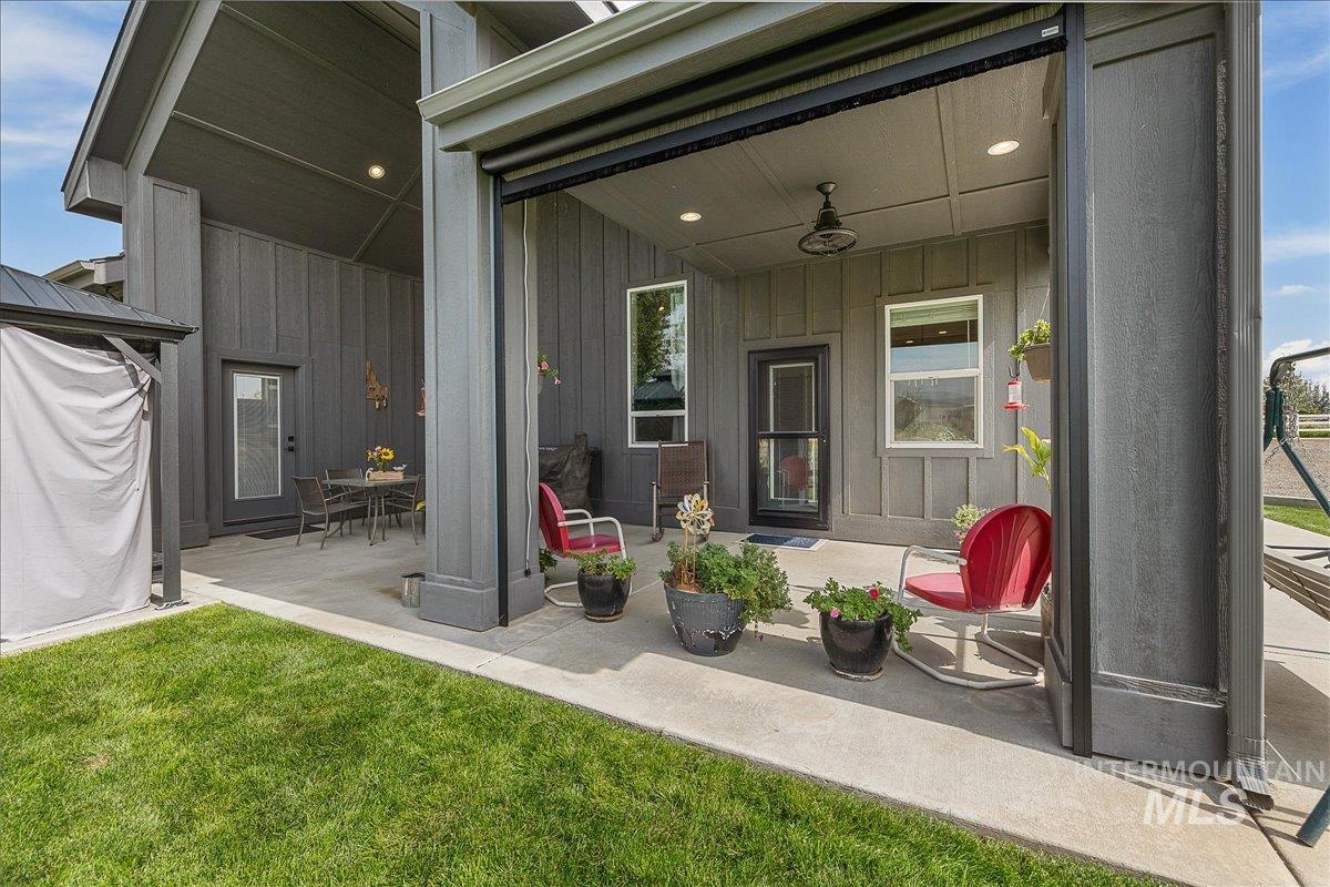 24301 Wanda Way Middleton, ID 83644 - Photo 30 of 50 View of patio