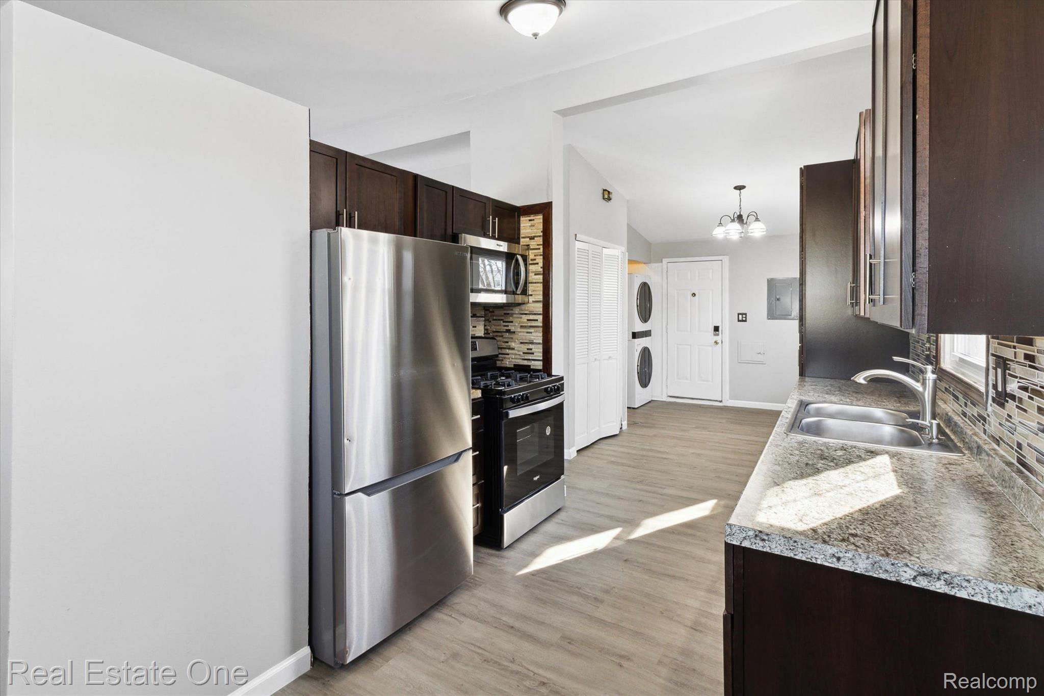 29207 York Street Inkster, MI 48141 - Photo 10 of 57 Gallery Image 10