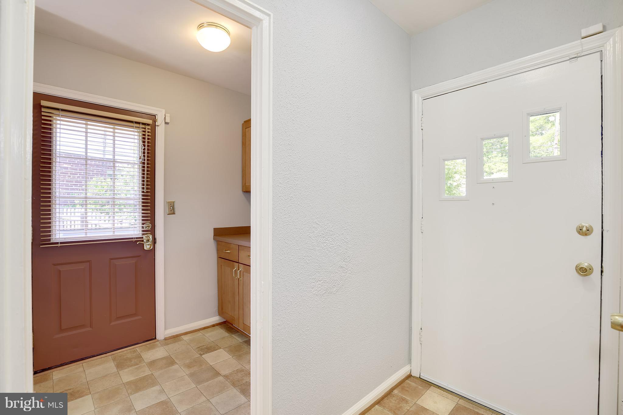 10108 Quinby Street Silver Spring, MD 20901 - Photo 3 of 30 Interior (General)
