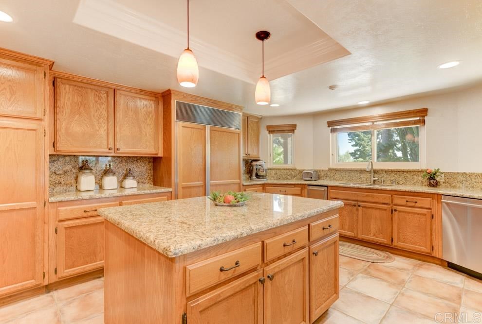 2222 Silver Peak Place Encinitas, CA 92024 - Photo 10 of 32