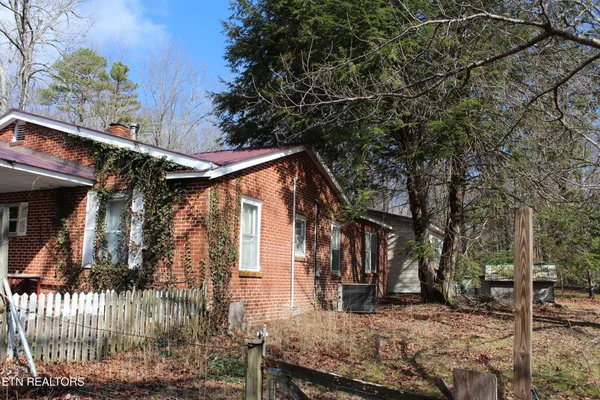 5715 South York Highway, Clarkrange, TN 38553