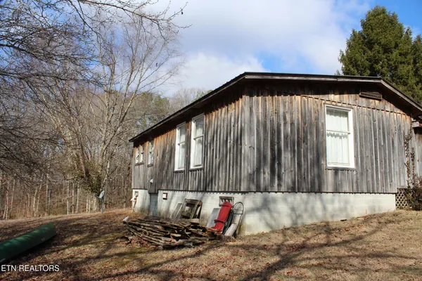 5715 South York Highway, Clarkrange, TN 38553