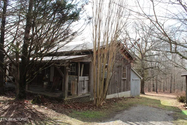 5715 South York Highway, Clarkrange, TN 38553