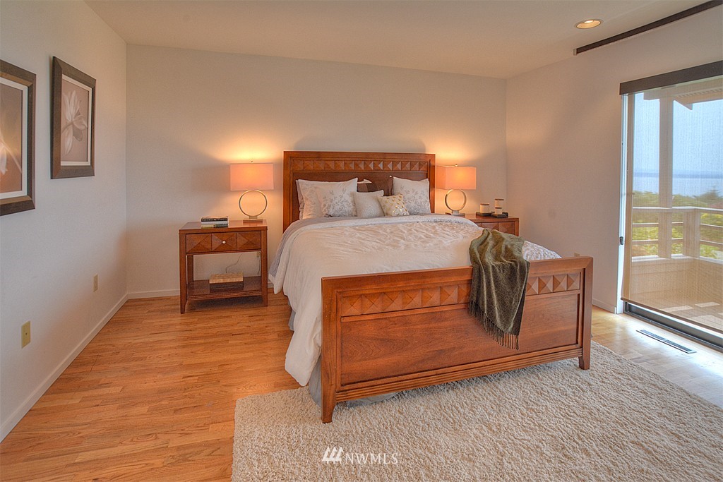 18384 Ridgefield Road Northwest Shoreline, WA 98177 - Photo 9 of 25 Gallery Image 9