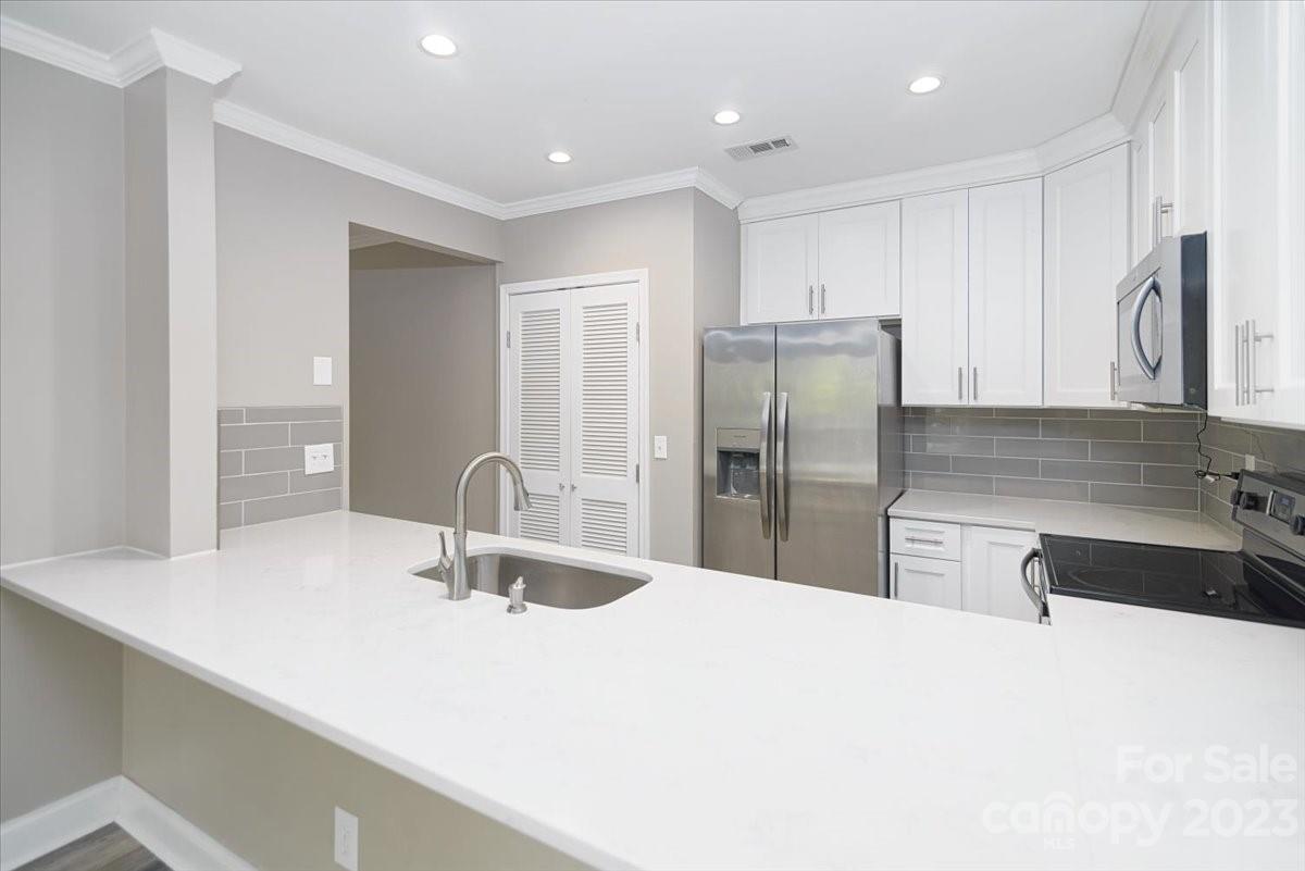 19839 Henderson Road, Unit J Cornelius, NC 28031 - Photo 11 of 31 Gallery Image 11