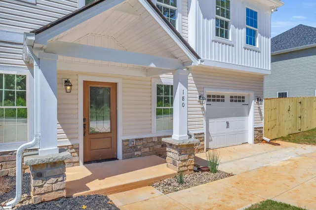 $329,000 | 180 West Griffith Street, Woodruff, SC 29388
