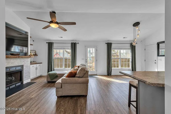 $1,750 | 102 Berlin Court, Richlands, NC 28574