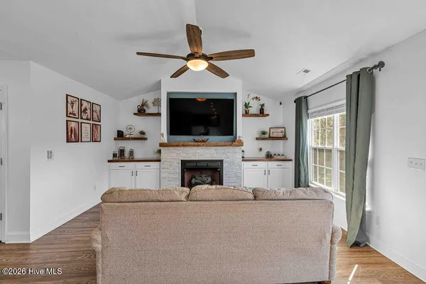 $1,750 | 102 Berlin Court, Richlands, NC 28574