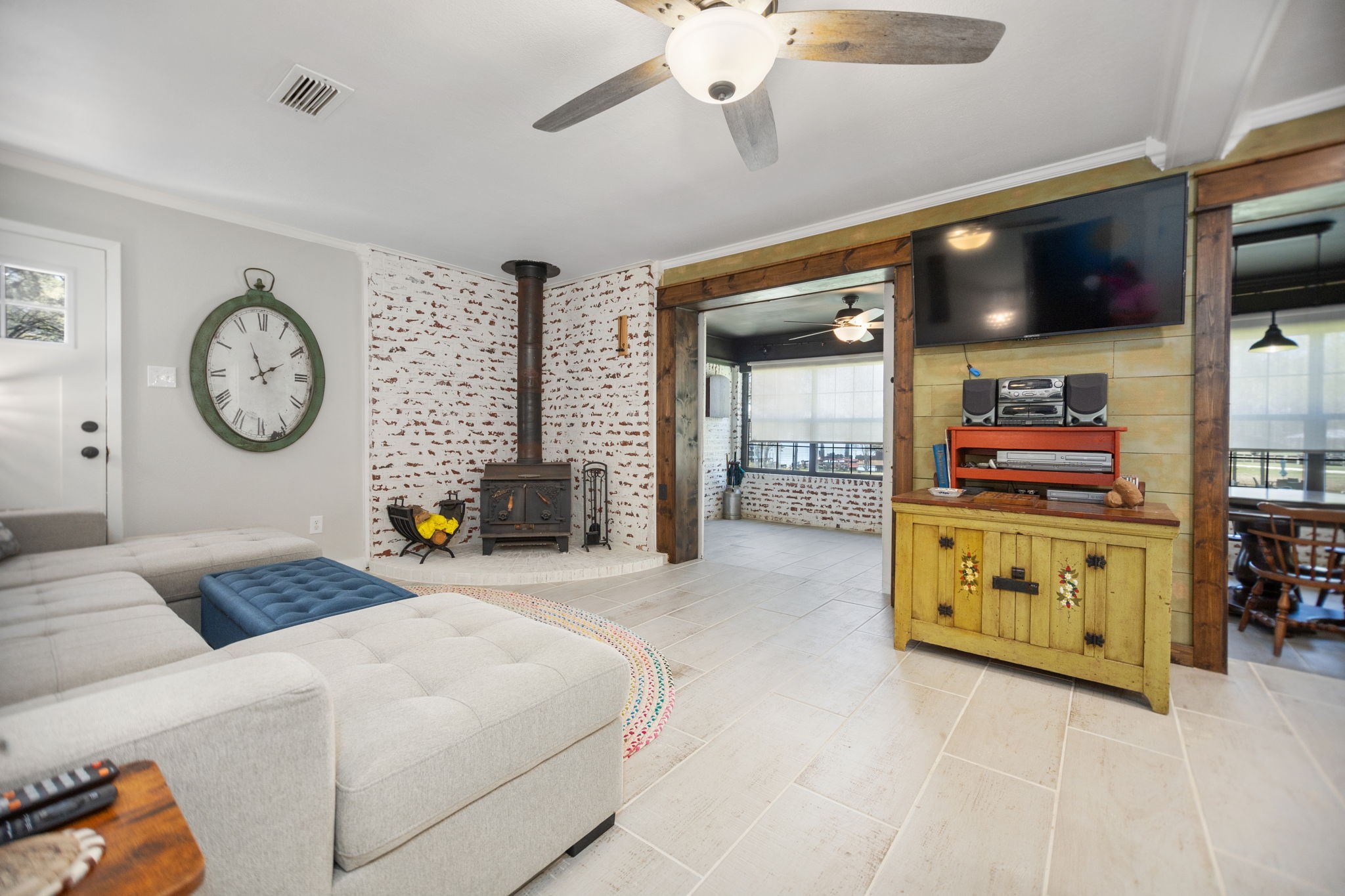 160 Dailey Road Crockett, TX 75835 - Photo 14 of 40 Open Living Area to Kitchen