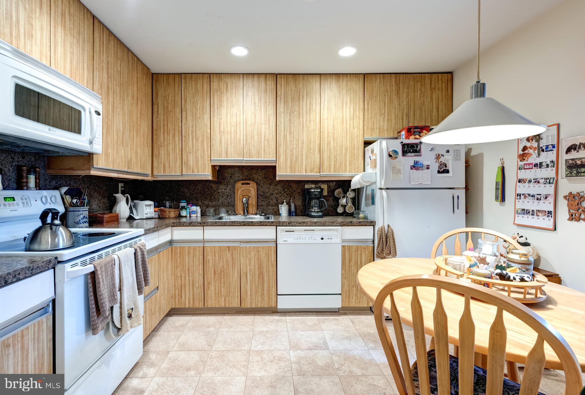 28 Rittenhouse Court Chesterbrook, PA 19087 - Photo 8 of 17