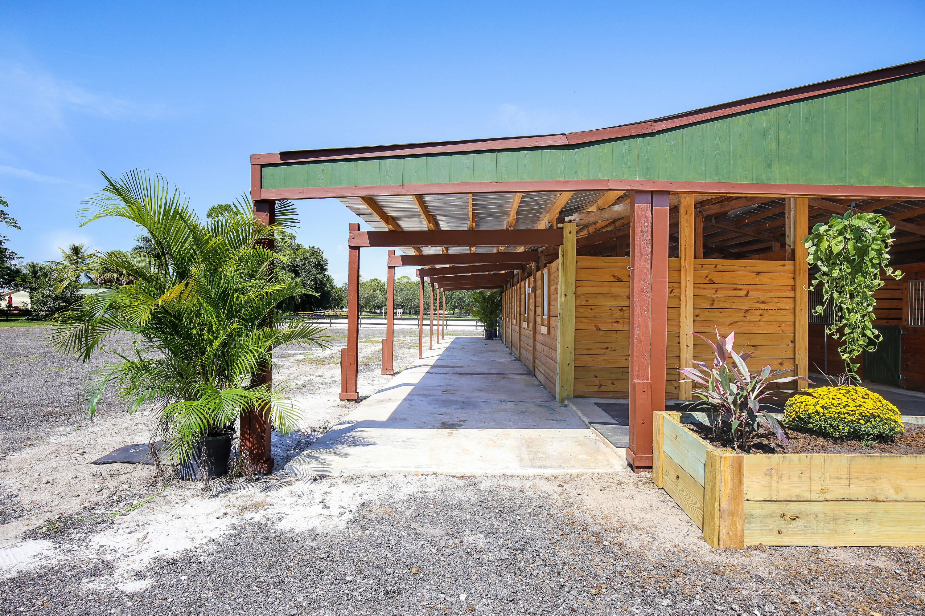 1462 F Road Loxahatchee, FL 33470 - Photo 5 of 17 ADDITIONAL GROOMING AREA