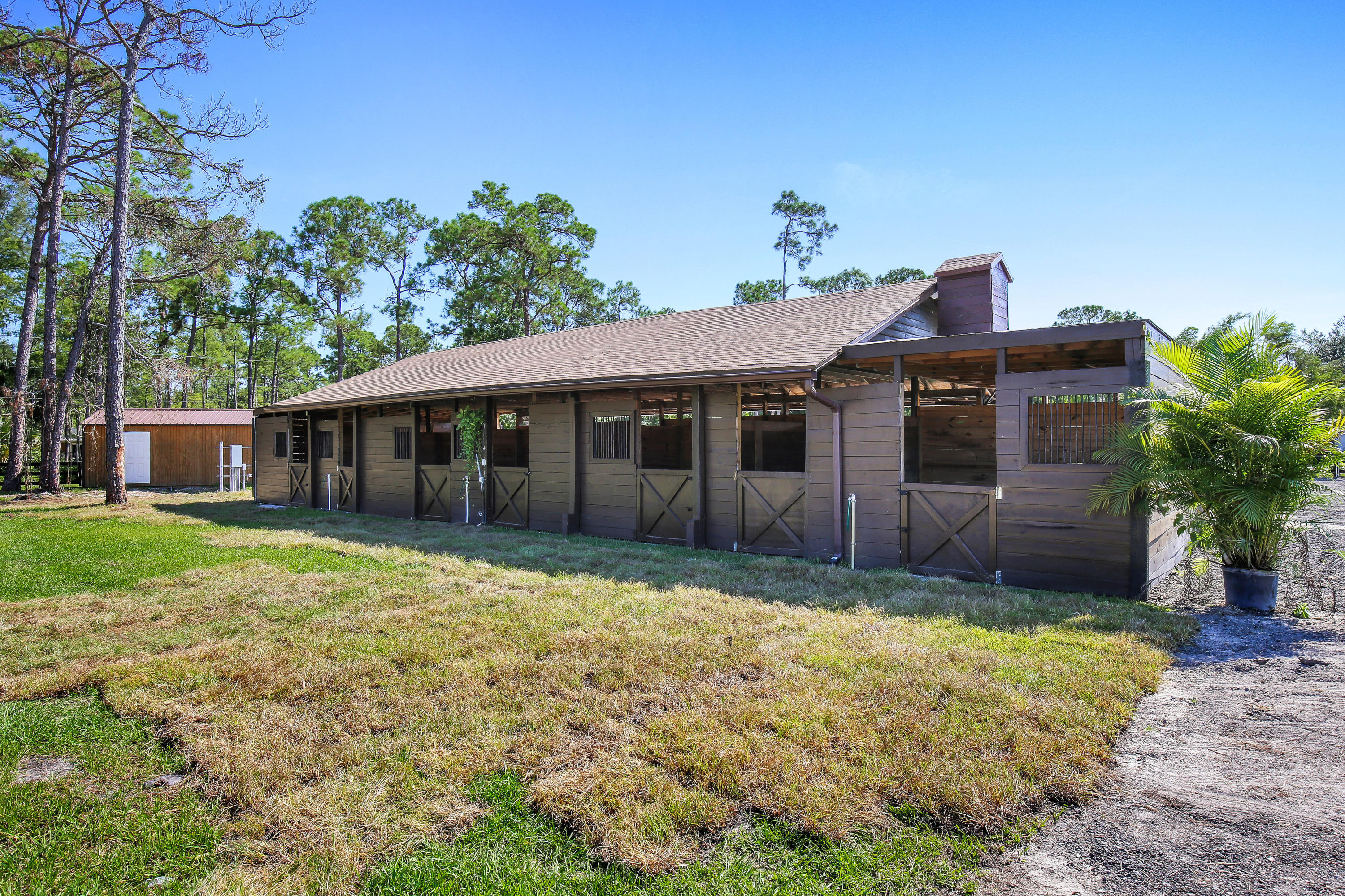 1462 F Road Loxahatchee, FL 33470 - Photo 8 of 17 BARN B 14 STALLS
