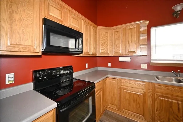 $335,000 | 5005 University Avenue, St. Joseph, MO 64503