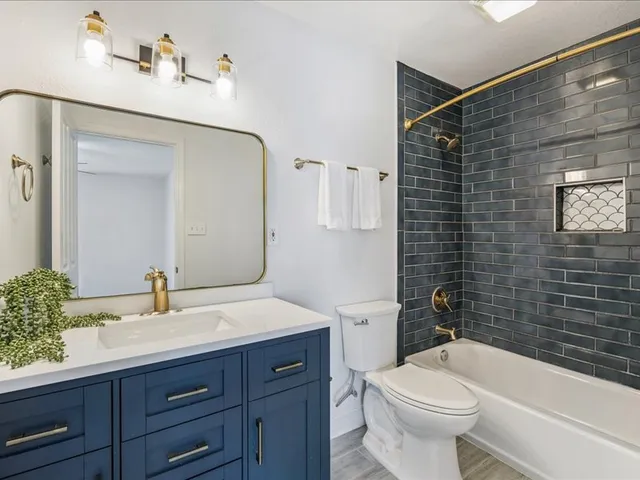 $2,100 | 2407 Curry Loop, Unit A, Round Rock, TX 78664