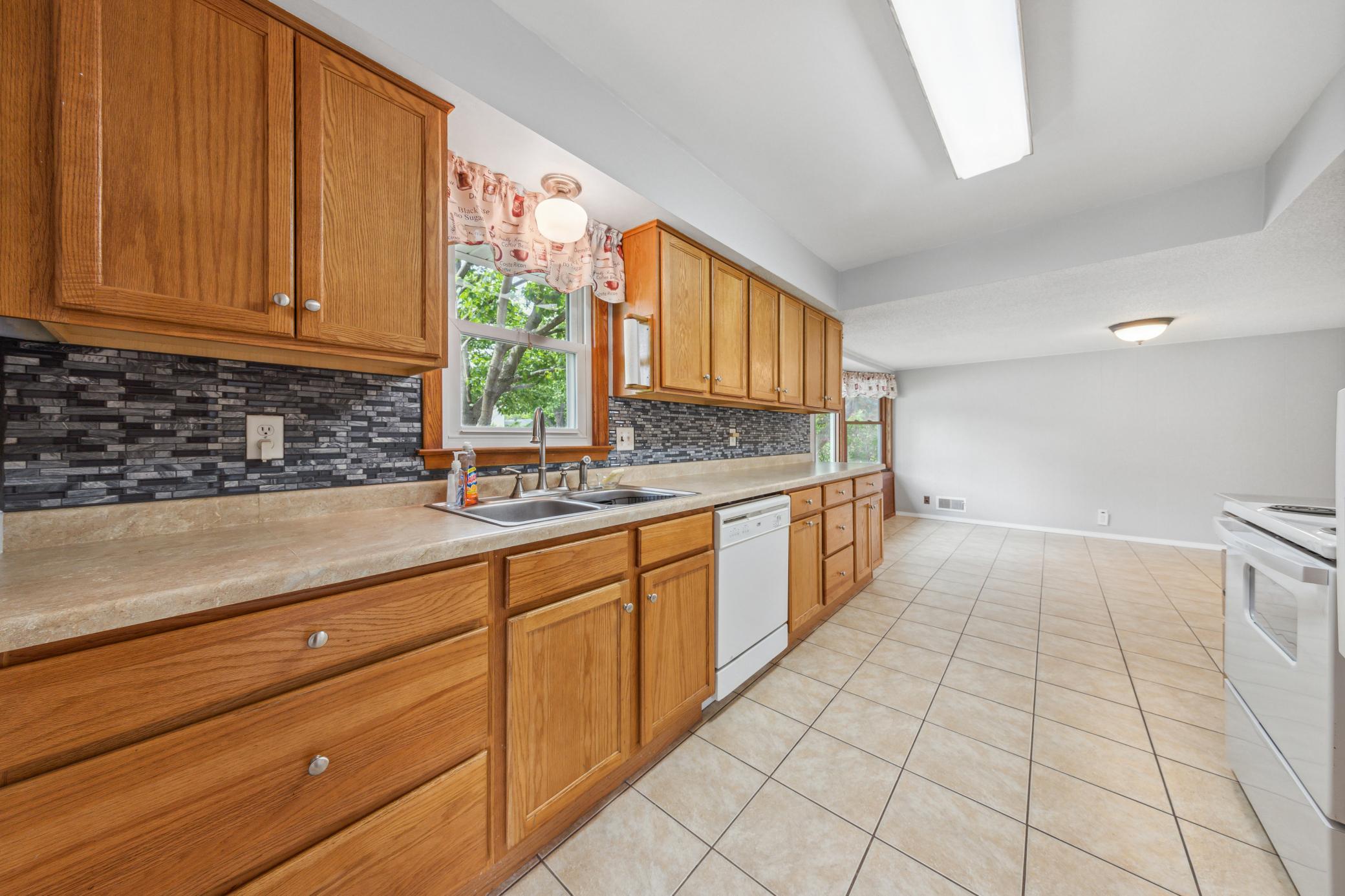 901 18th Avenue Northeast Rochester, MN 55906 - Photo 5 of 22 Gallery Image 5