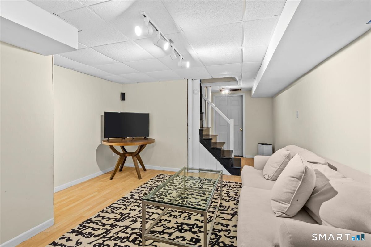 255 Mountain Road West Hartford, CT 06107 - Photo 27 of 38