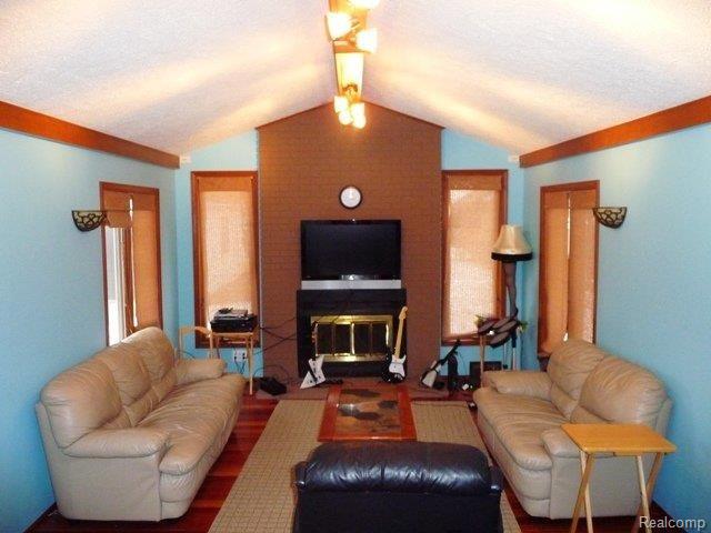 415 Roland Court Grosse Pointe, MI 48236 - Photo 6 of 8 Roland Ct. 415 GR USE