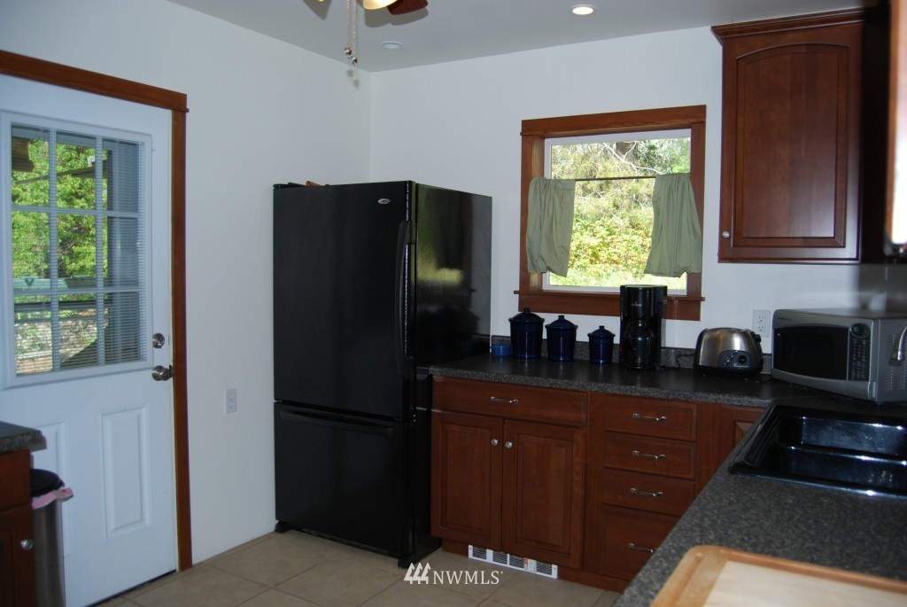 120 Spader Bay Road Chelan, WA 98816 - Photo 12 of 15 Gallery Image 12