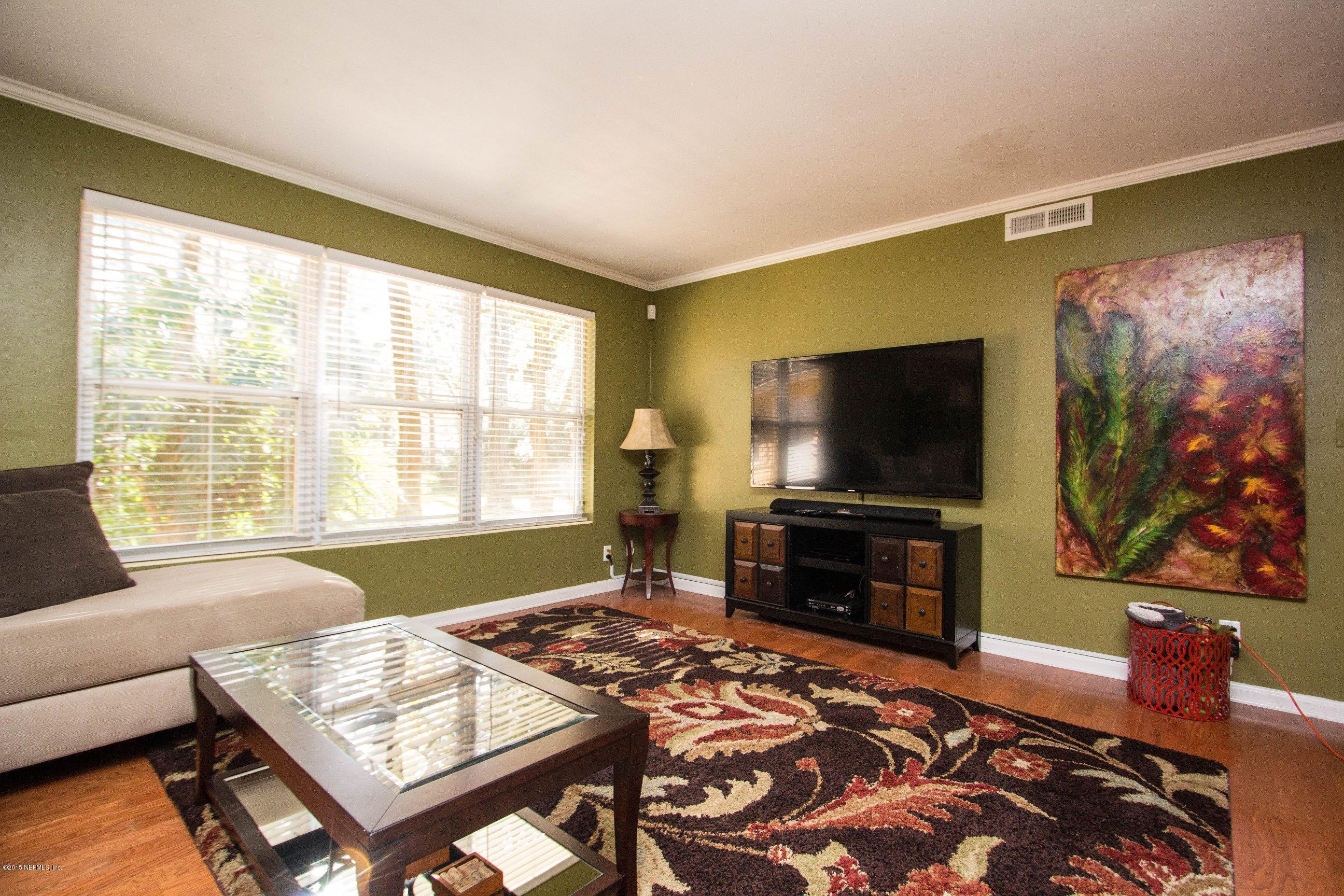 10238 Lake View Road West Jacksonville, FL 32225 - Photo 7 of 31 Living View 2