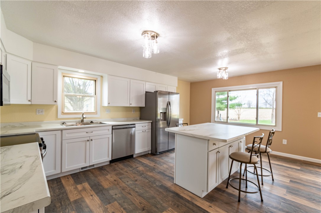1189 Country Club Road Sullivan, IL 61951 - Photo 4 of 23 Gallery Image 4