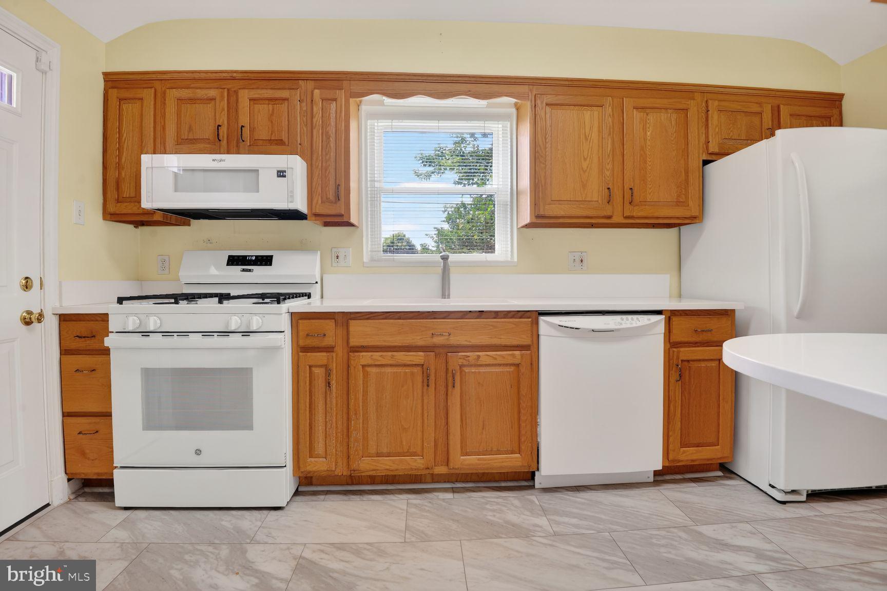 11015 Burnley Terrace Silver Spring, MD 20902 - Photo 10 of 29 Kitchen