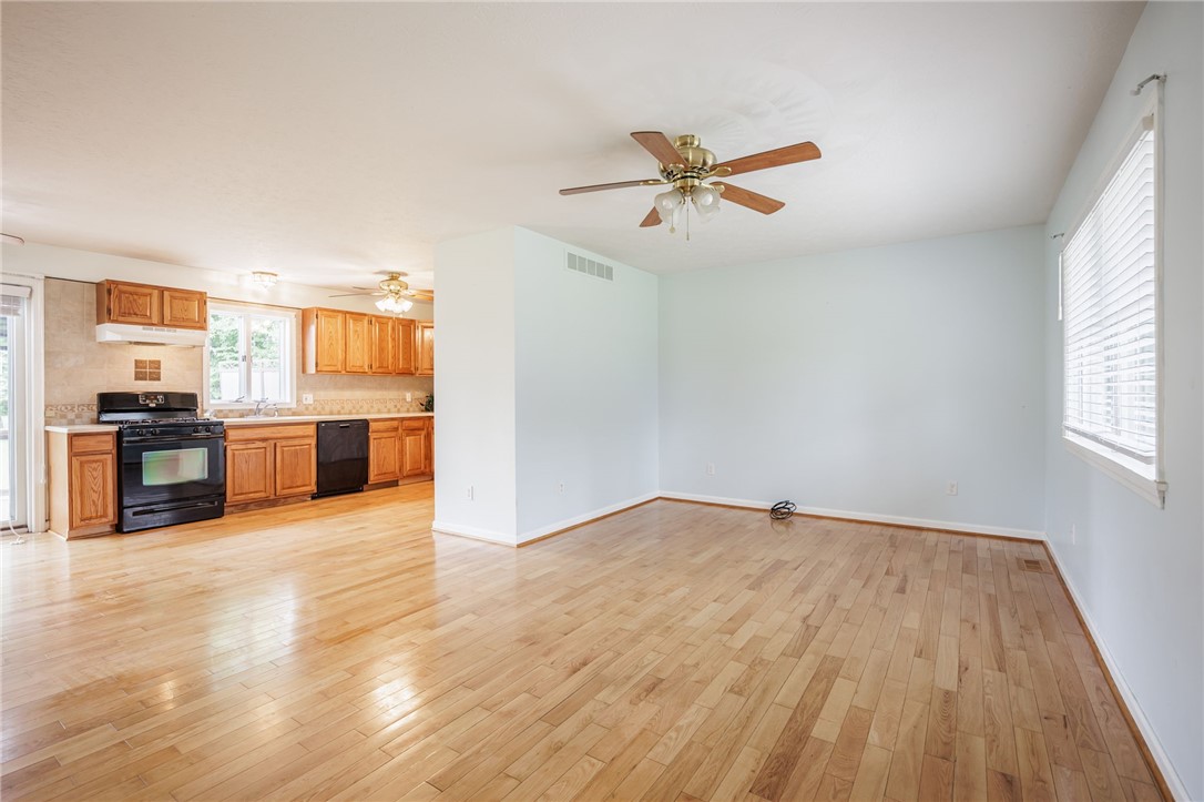 1676 Walworth Road Macedon, NY 14522 - Photo 3 of 37