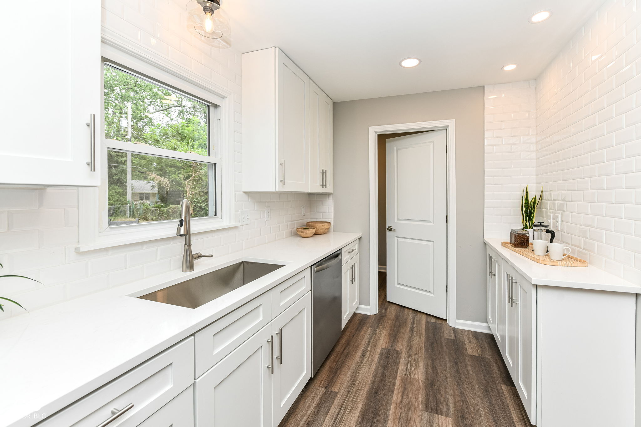 1532 Greer Dell Road Indianapolis, IN 46260 - Photo 14 of 38 Gallery Image 14