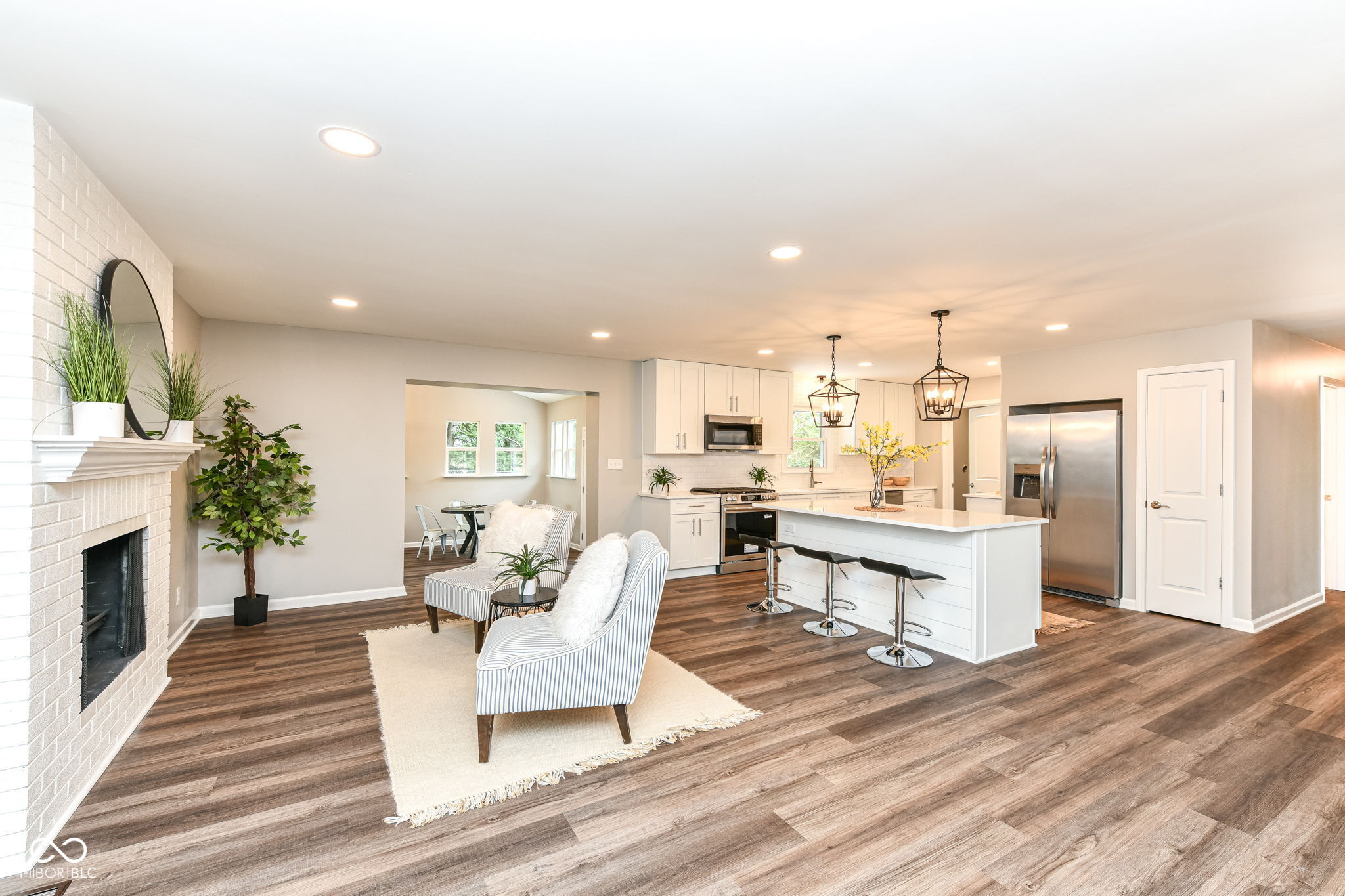 1532 Greer Dell Road Indianapolis, IN 46260 - Photo 6 of 38 Gallery Image 6