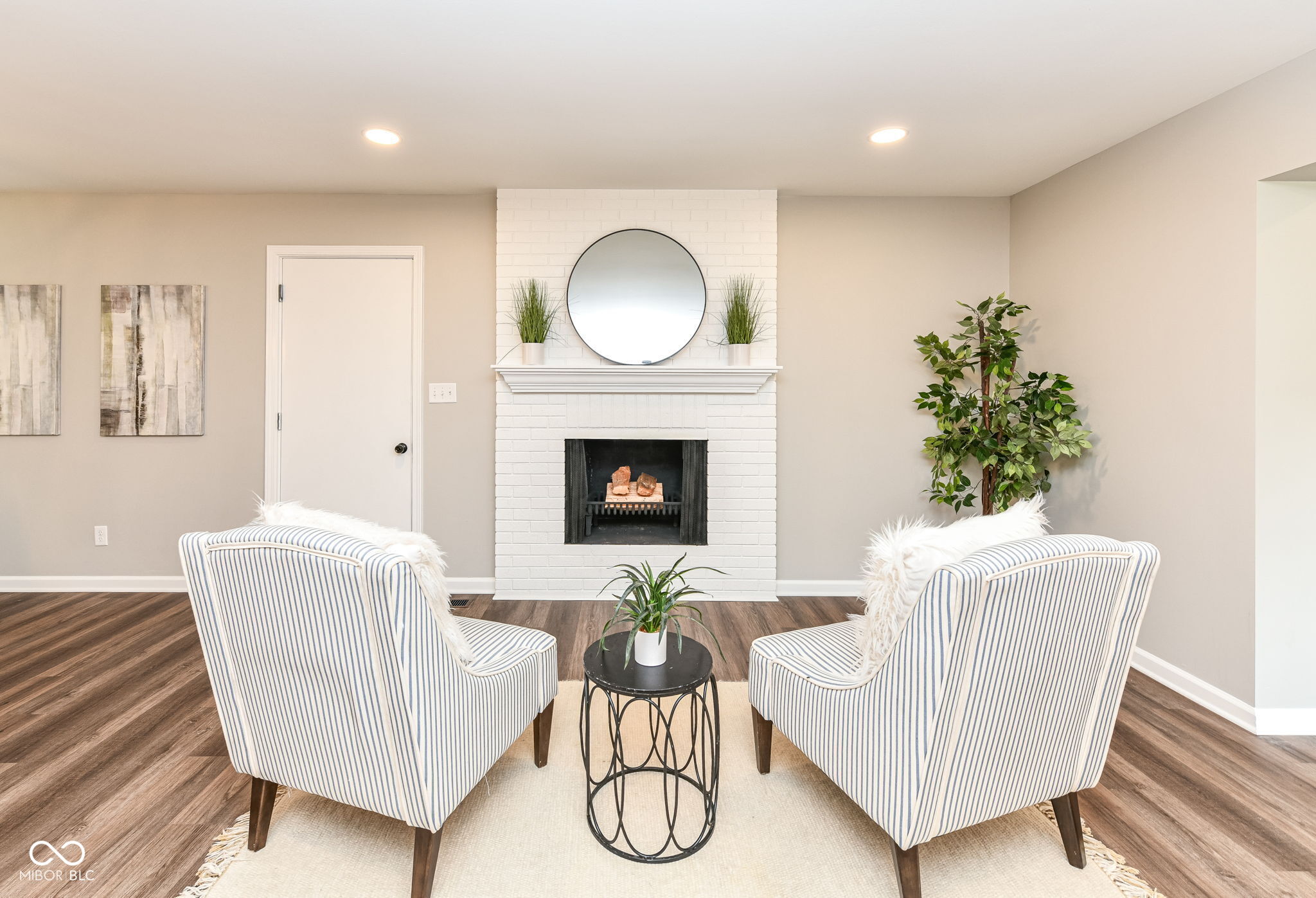 1532 Greer Dell Road Indianapolis, IN 46260 - Photo 8 of 38 Gallery Image 8