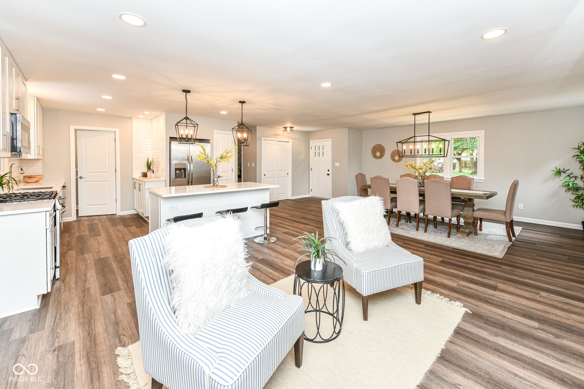1532 Greer Dell Road Indianapolis, IN 46260 - Photo 9 of 38 Gallery Image 9
