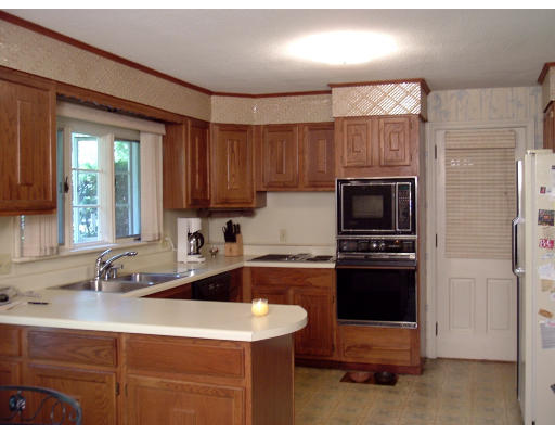 124 Pondview Drive Springfield, MA 01118 - Photo 8 of 10 Gallery Image 8