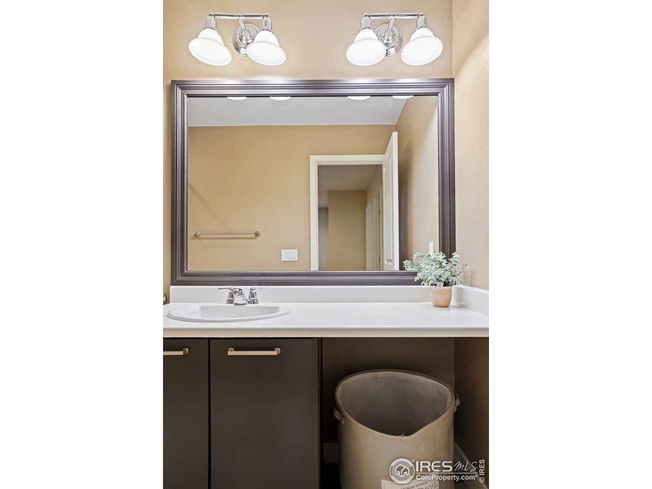 8477 Redpoint Way Broomfield, CO 80021 - Photo 17 of 23